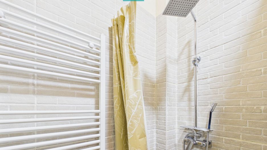 Apartament ultracentral, renovat, cu garaj - Poză 11