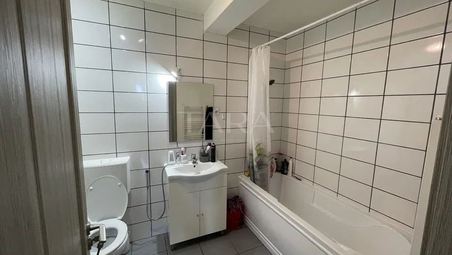 Apartament de vanzare cu 3 camere in Floresti - Poză 7