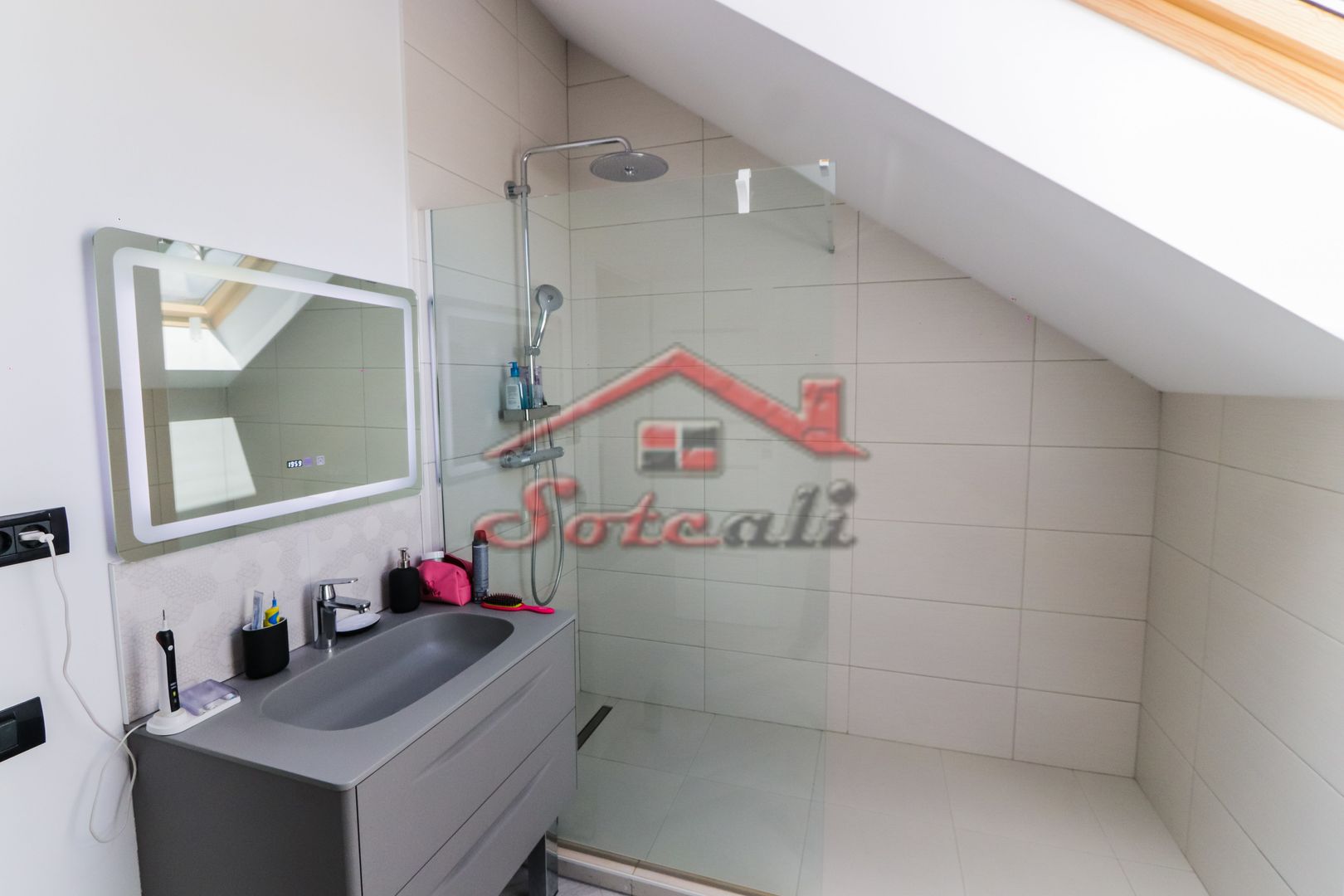 VILĂ MODERNĂ DE LUX CU PISCINĂ, FOTOVOLTAICE ȘI FOIȘOR – BREAZA - Poză 35