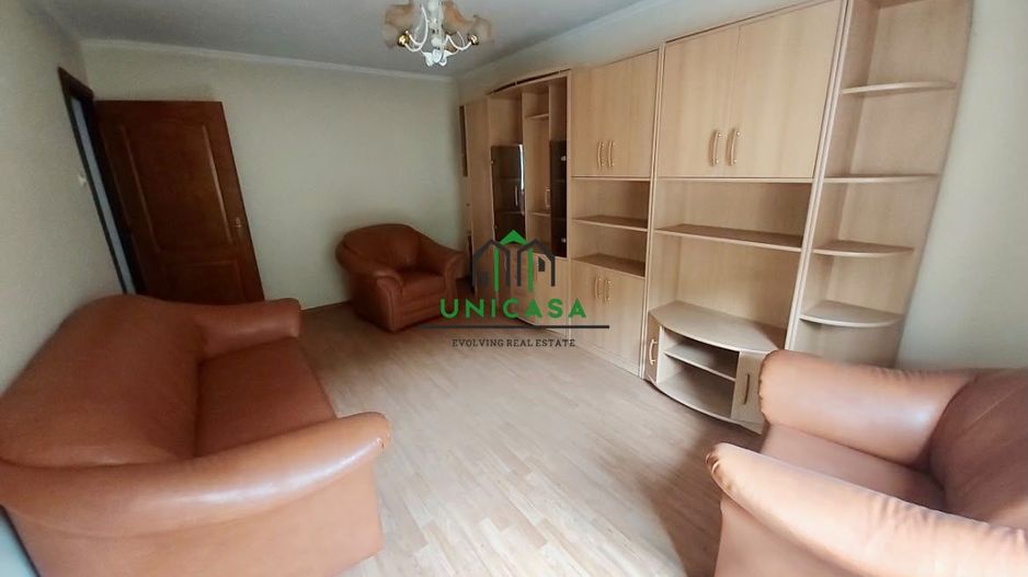 Apartament 3 camere de vânzare în Voineasa, județul Vâlcea - Poză 1