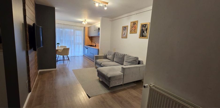 Apartament 3 camere, modern - Poză 2