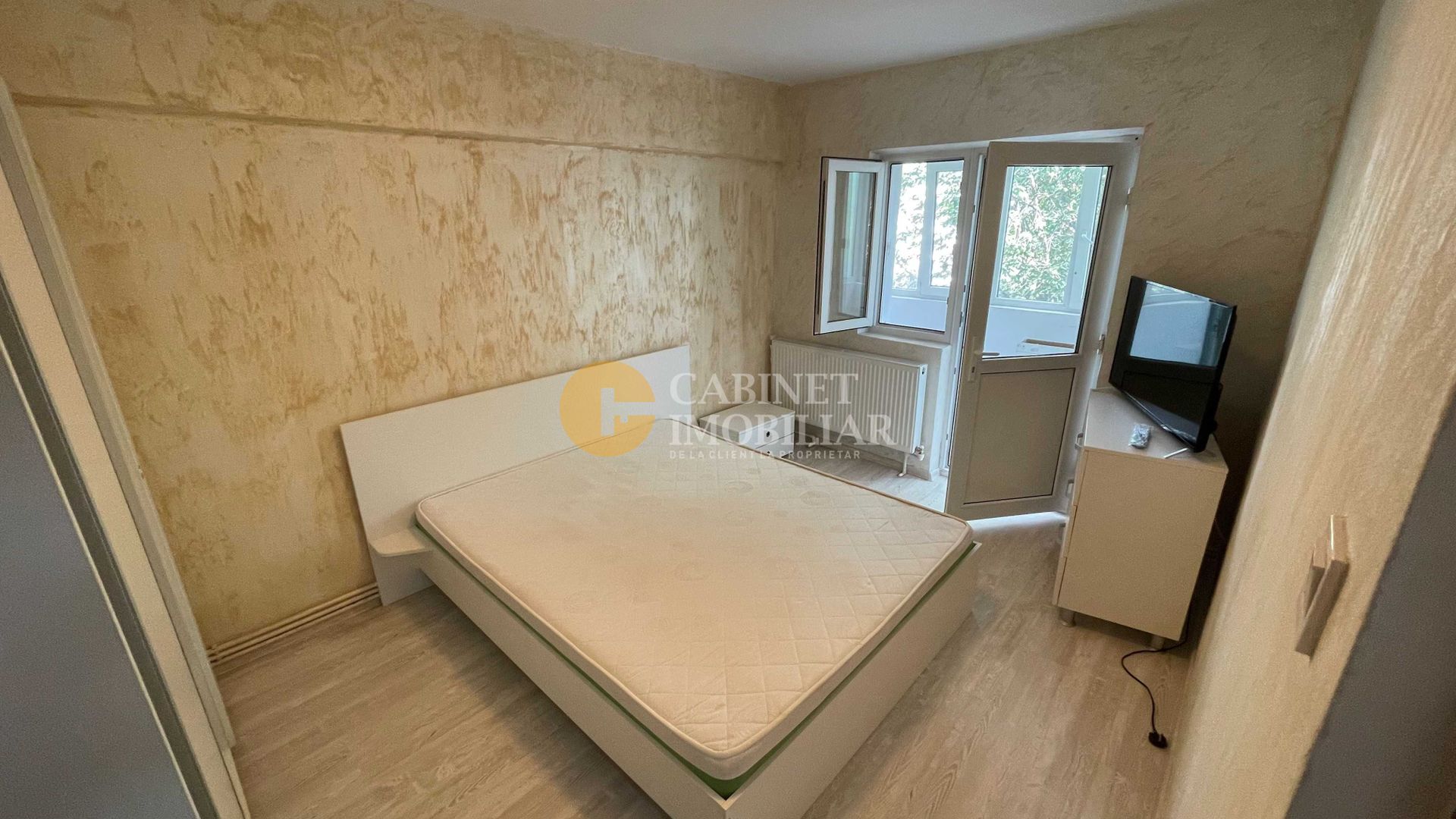 Apartament 3 Camere Decomandat Nicolina Prima Statie - Poză 3
