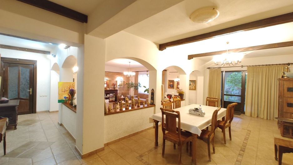 Vila mediteraneană cu farmec neo-românesc, în liniștea eleganta din Iancu Nicola - Poză 11