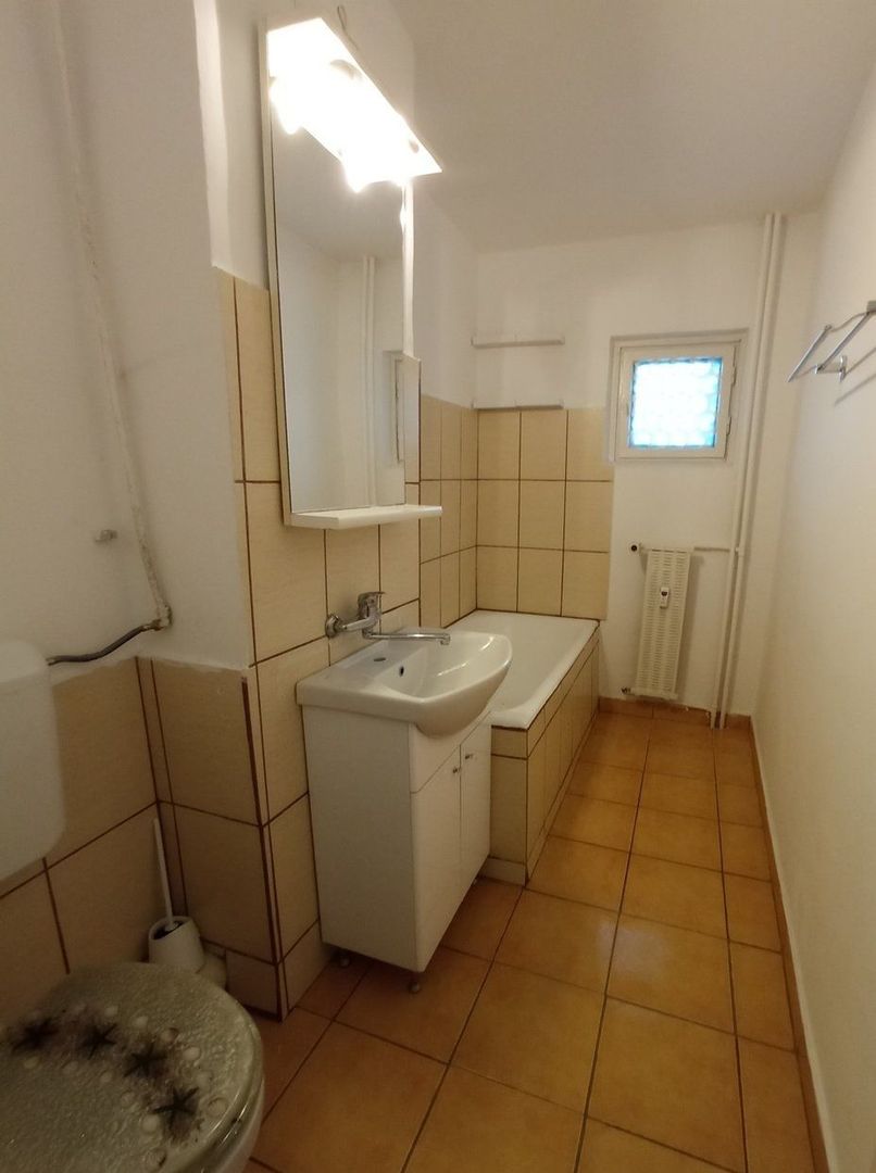 Închiriez apartament 3 camere nemobilat Str Avionului Sector 1 - Poză 10