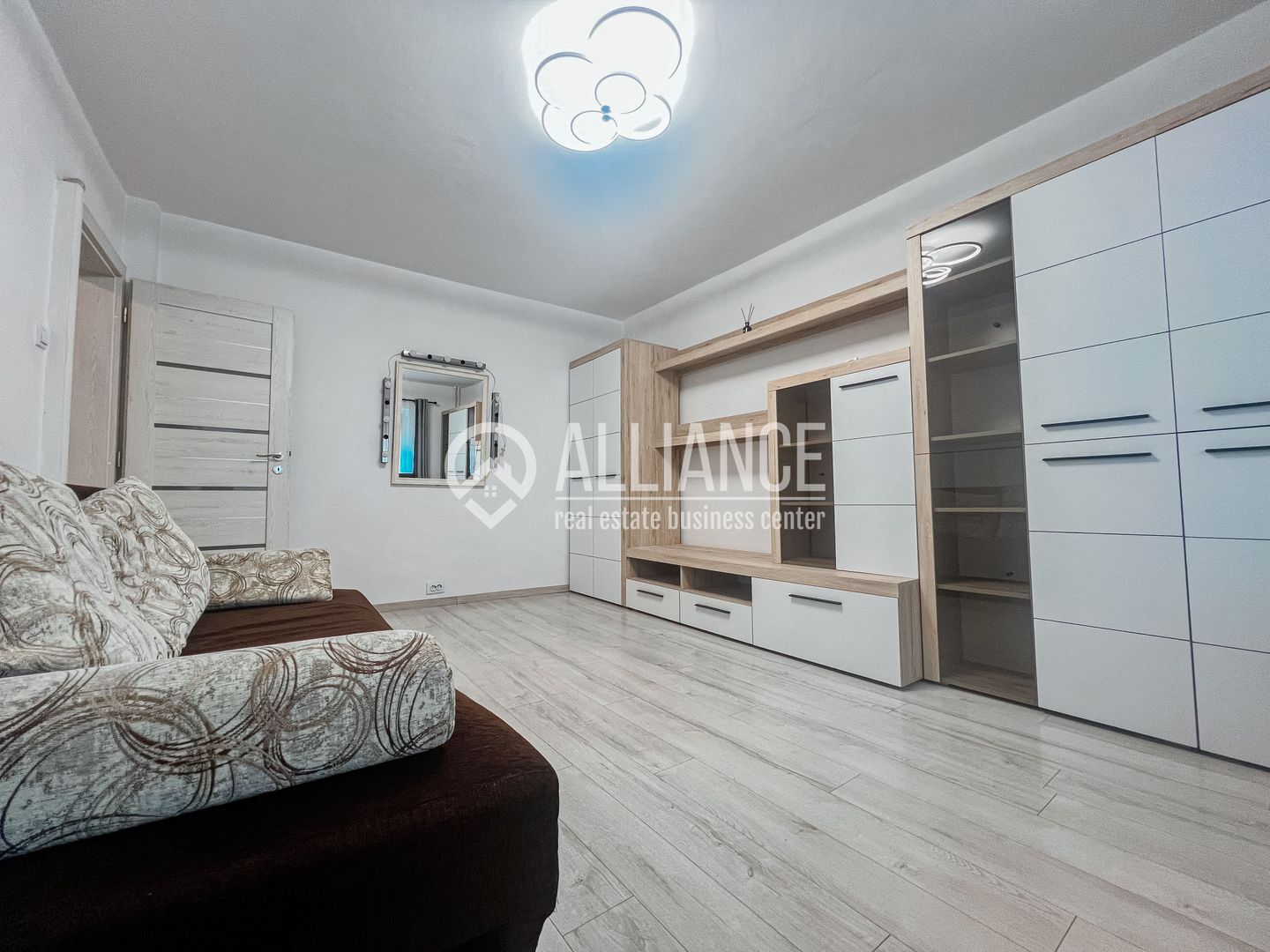Inel 1(COD 05) -  | Open House 29 Martie | 3 Camere Decomandat - Poză 1
