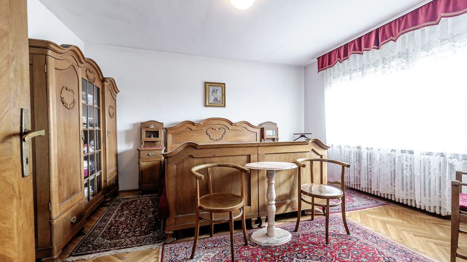 Casă din cărămidă cu 8 camere – zonă liniștită, LIPOVA - Poză 6