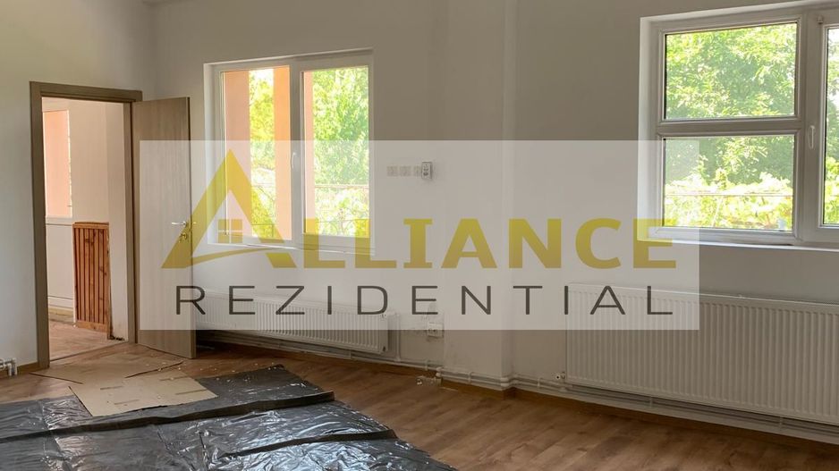 Catelu-Casa S+P+1+M - 14 Camere-1550 Teren - Poză 5