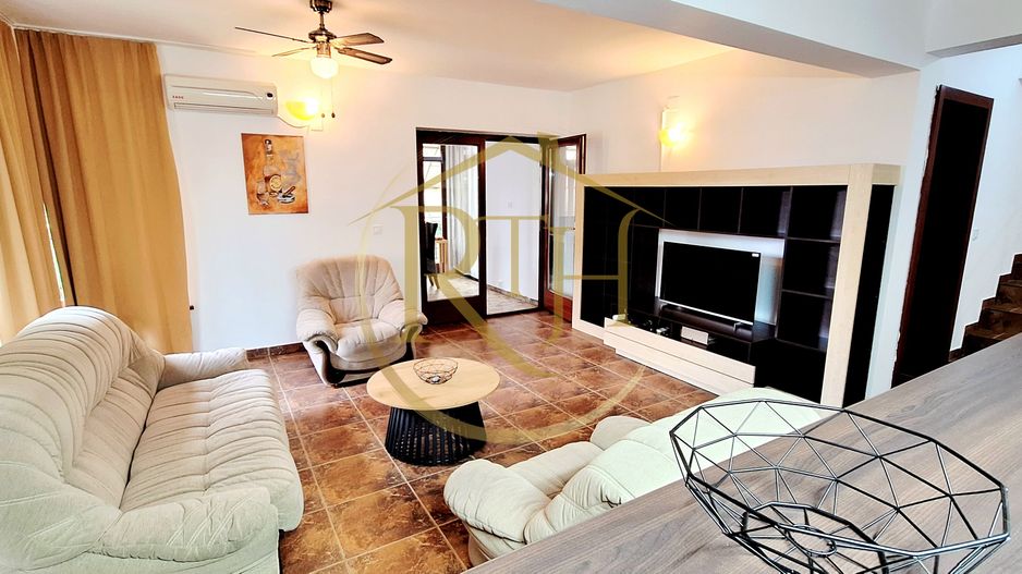 Oferim spre inchiriere, casa deosebi cu 4 camere,2 garaje,zona Soarelui-Braytim - Poză 1