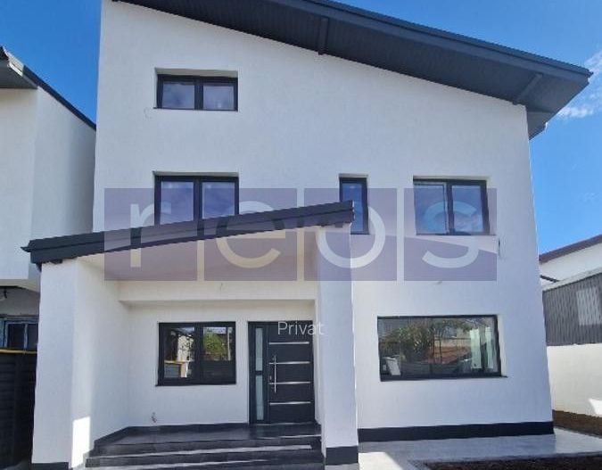 VILA NOUA DE VANZARE | 5 CAMERE |  ZONA  REPUBLICA | SECTOR 3 | - Poză 1