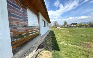 Casa de vanzare cu 14 Ari teren - Lapusel - Poză 16