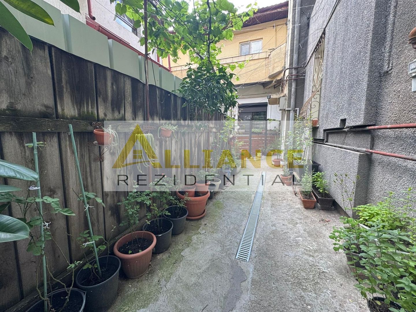 Apartament 44 mp + pivnita fara risc seismic accepta credit zona Vitan - Poză 12