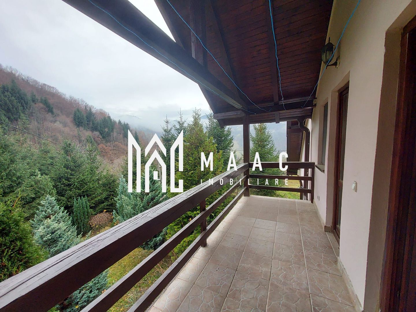 Casă | 260 mp utili | 1.100 mp teren | Râul Sadului | - Poză 9