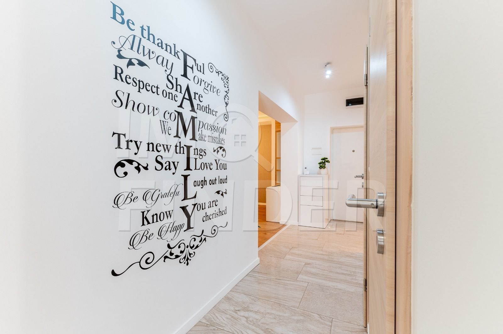 Apartament spatios, 120 mp, cu garaj si parcare – Plopilor - Poză 4