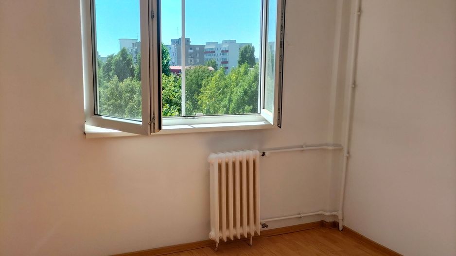 Apartament  Luminos 2 camere. Decomandat. Brancoveanu. - Poză 2