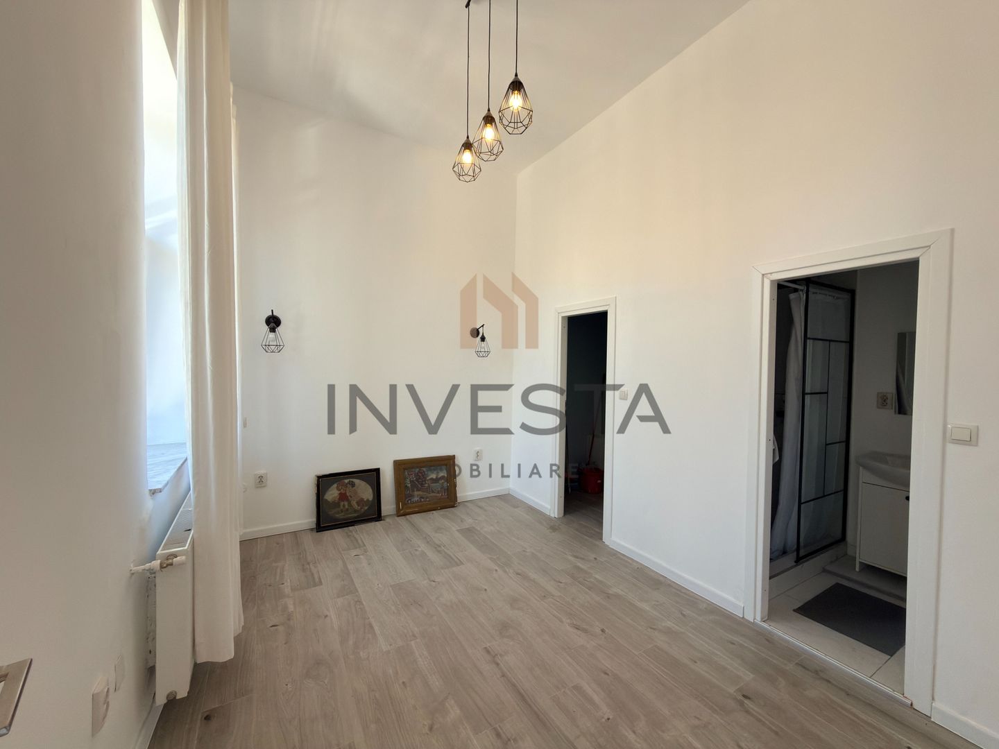 Apartament cu 3 camere si balcon, in Centru, langa Tribunal! - Poză 10