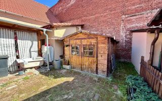 Casa renovata cu 4 camere la curte comuna | Iosefin - Poză 11