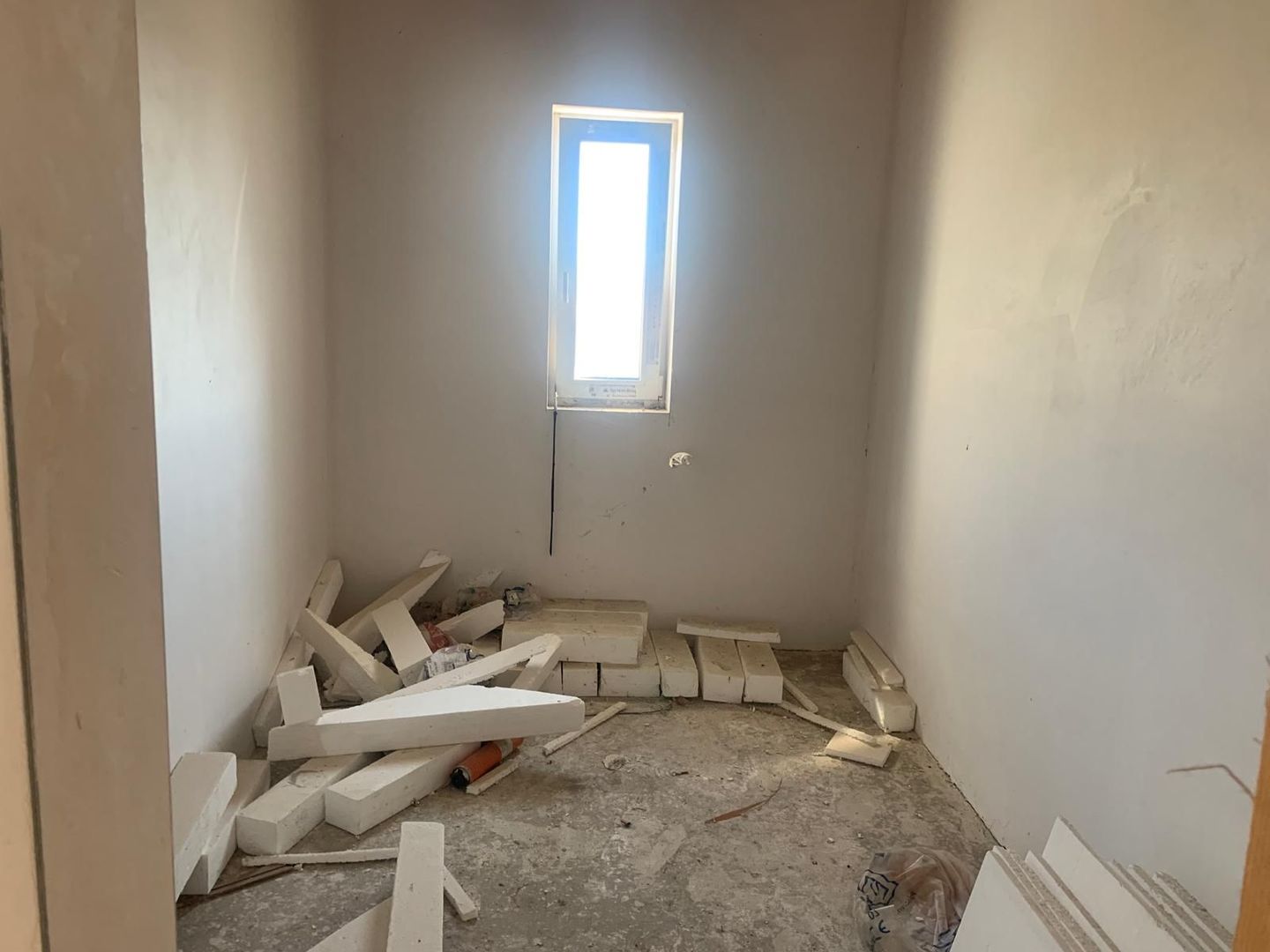 Casă cu teren – Zona Profi Chinteni | Casă nouă, semifinisată | Garaj si Terasa - Poză 11