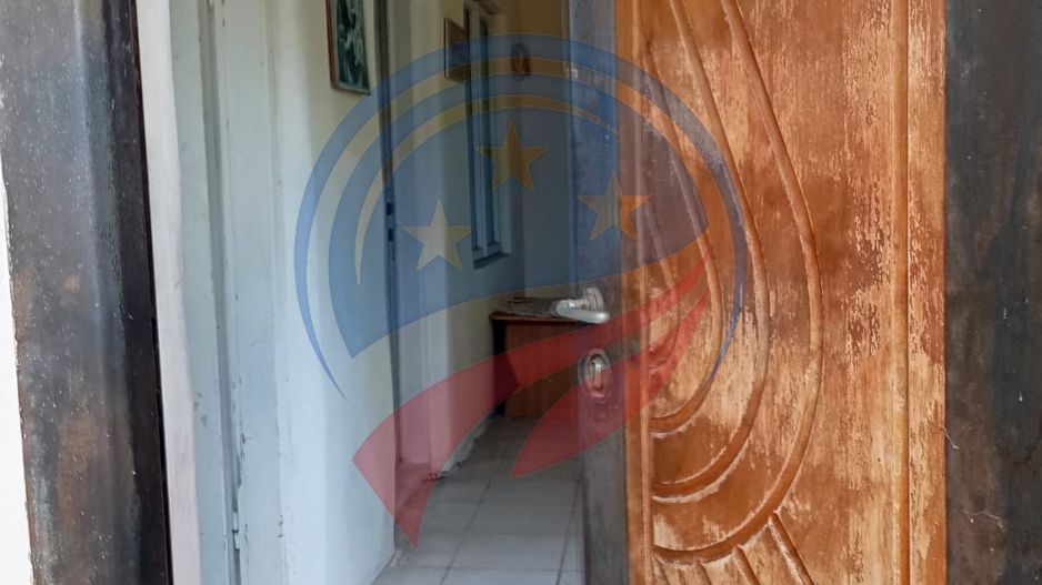 REDUCERE PRET - CASA RENOVABILA + 600 MP TEREN - BARIERA VALCII - Poză 4