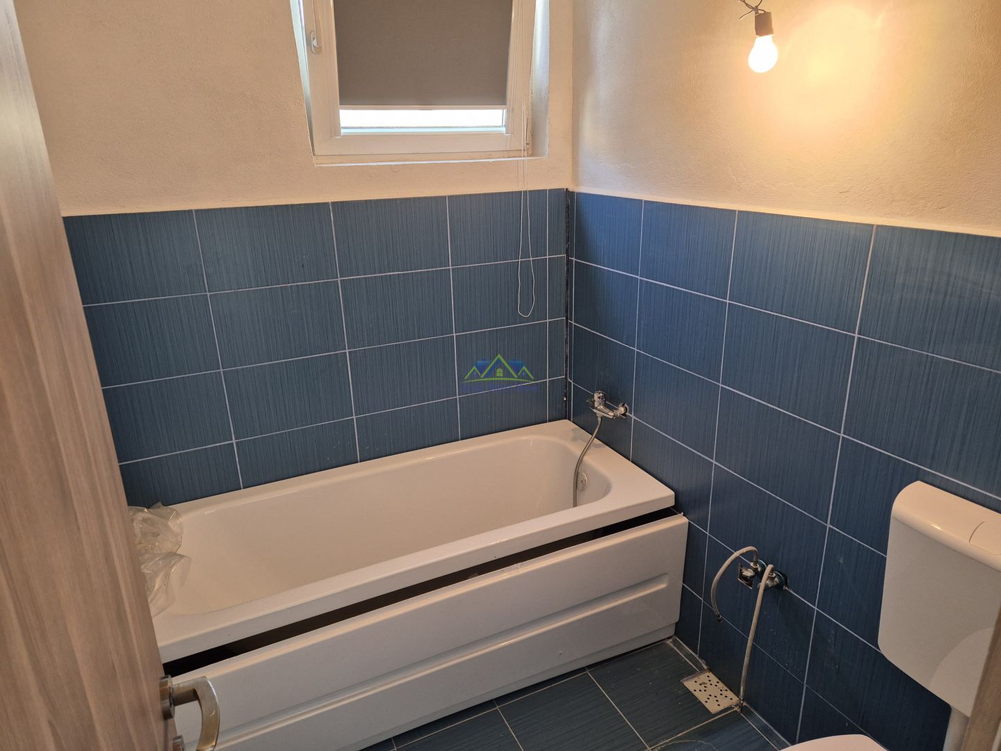 Vand apartament 3 camere, zona Profi(M3), et. 3/4, semi, 55mp, balcon - Poză 9