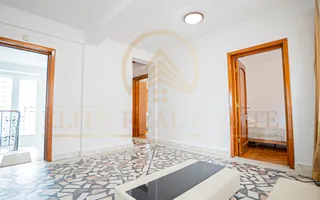 Pensiune/Aparthotel in Faleza Nord, 11 camere, Investitie cu potential - Poză 12