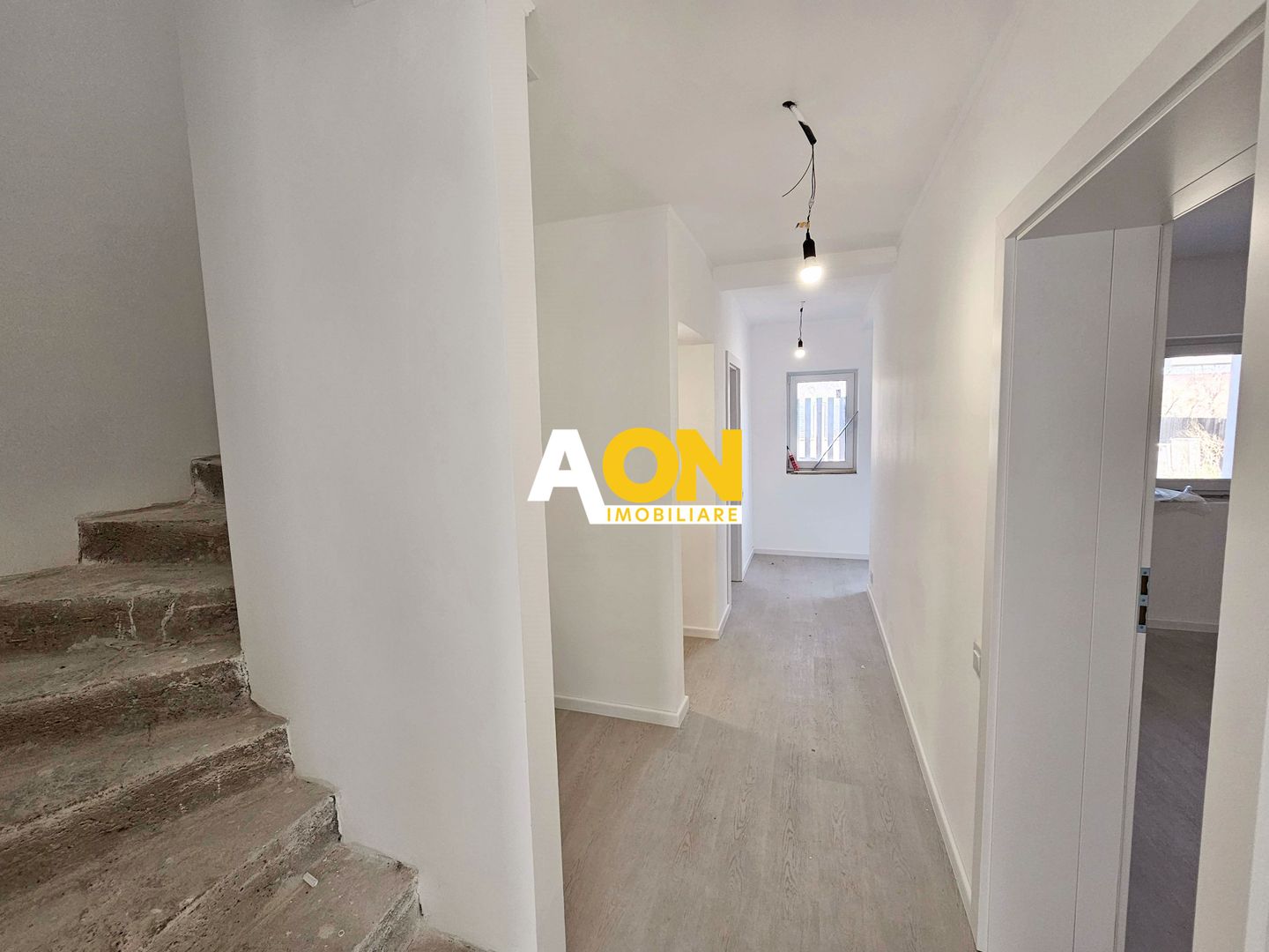 Duplex cu predare la cheie, 4 camere, piscina, 228 mp teren, Cetate - Poză 10