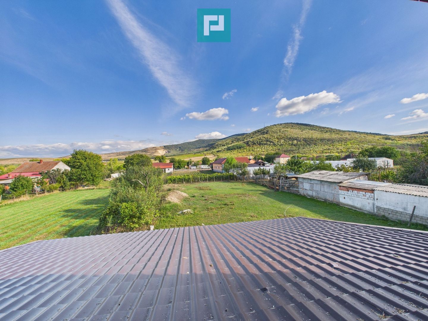 Casă cu panoramă spre dealurile Șiriei - Poză 17