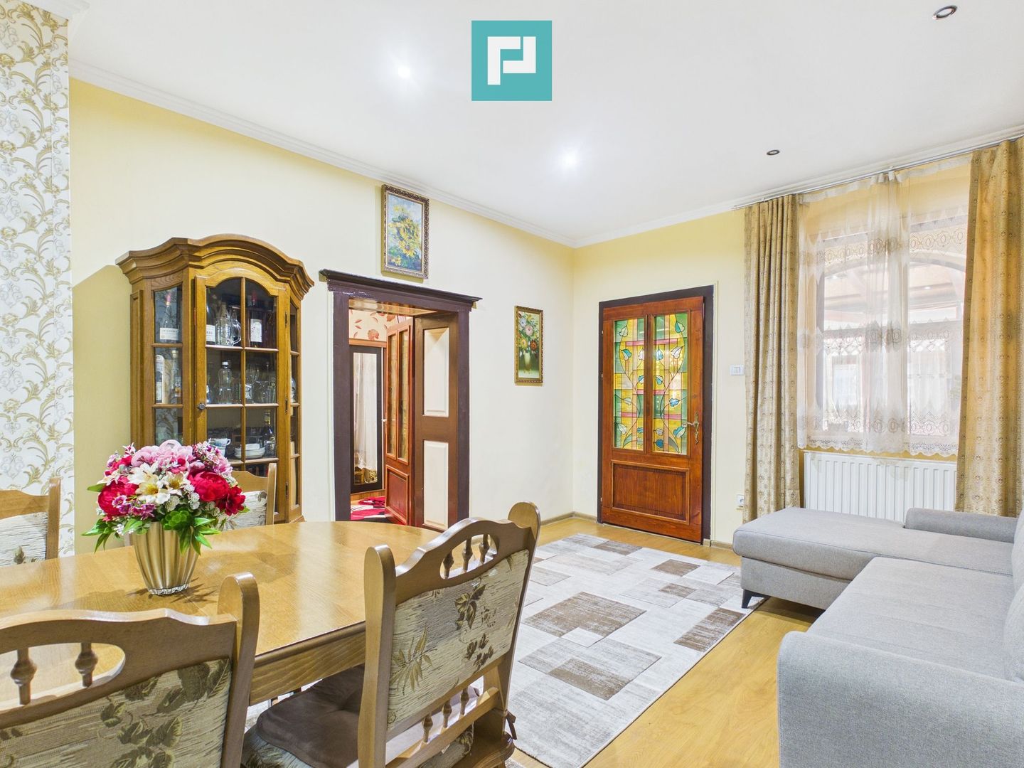 Apartament cu 2 camere pe Str.Episcopiei - Poză 1