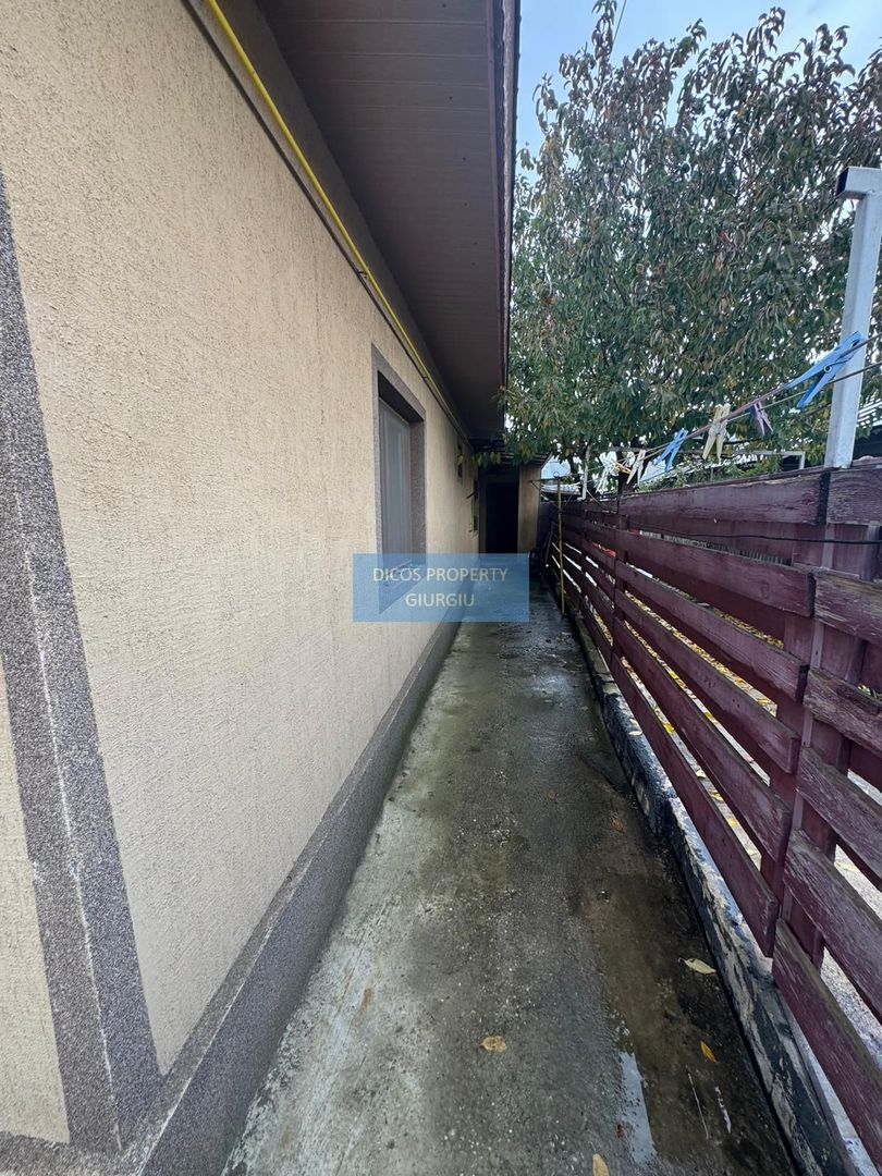 Casă de vânzare pe strada Sabarului - Poză 11