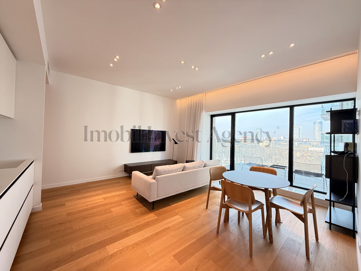 Apartament 2 camere de vanzare One Verdi vedere Park - Poză 1