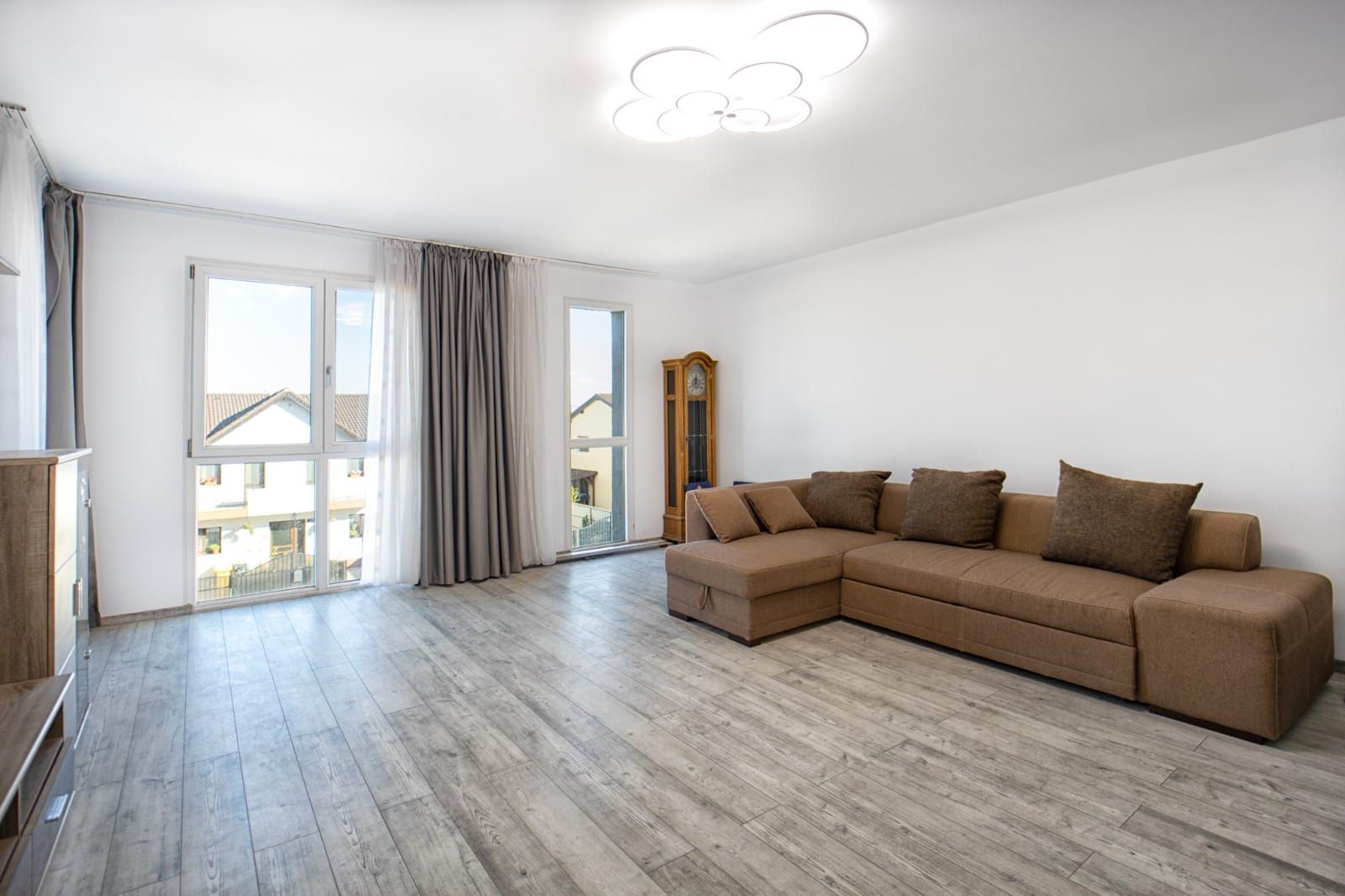 Apartament deosebit cu terasă panoramică – Sanpetru, Str. Sfinții Constantin - Poză 10