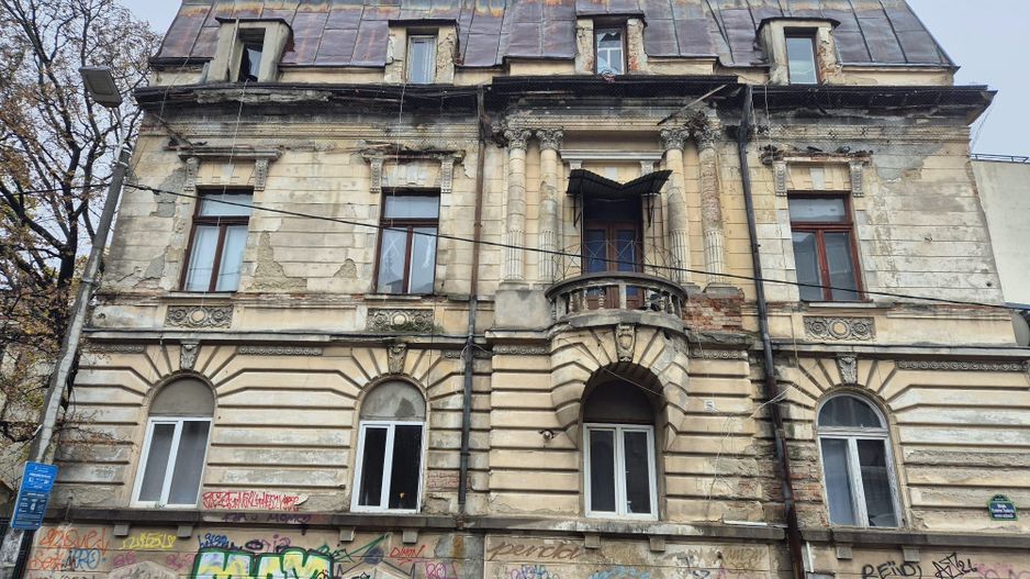 Vila interbelică de vânzare, ultracentrală – oportunitate de renovare - Poză 5