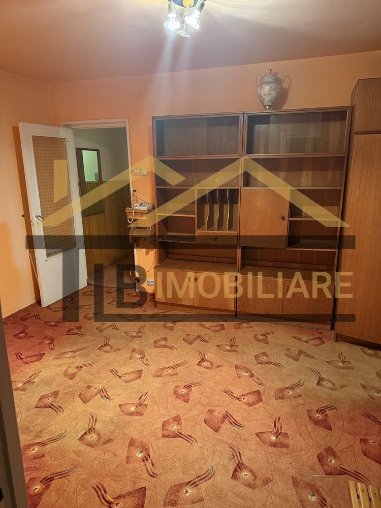 Apartament cu 2 camere, 39mp, Zona 7 noiembrie - Poză 2