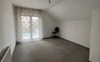 Casă tip duplex cu 5 camere, 2 băi, terasă și 4 locuri de parcare - Poză 14