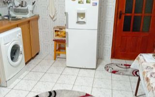 Casă spațioasă de vânzare, 220 mp, teren 700 mp, Horpaz – ideală pentru două familii - Poză 4