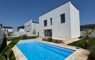 Vila exclusivista cu PISCINA, zona Liddl Tunari, 0% comision
