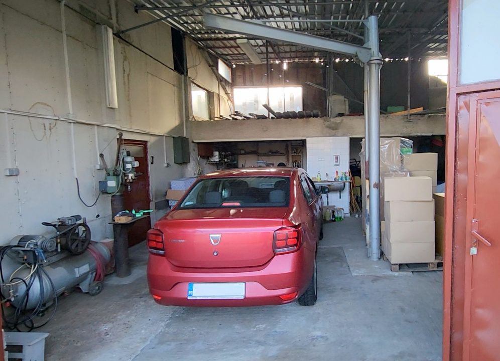 Vila 290mp + 4 spatii comerciale/chiriasi /depozitare, teren 1401 mp, acces DN1 - Poză 21