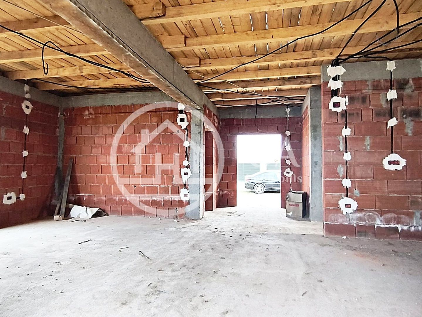 Casa de vanzare cu 4 camere in zona Santandrei, Oradea - Poză 2