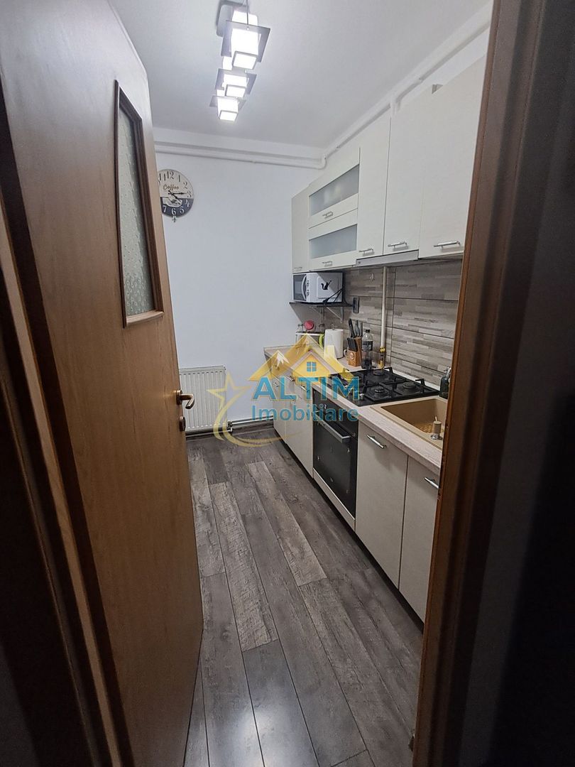 Apartament 2 camere, decomandat, Zonă Centrală - Poză 3