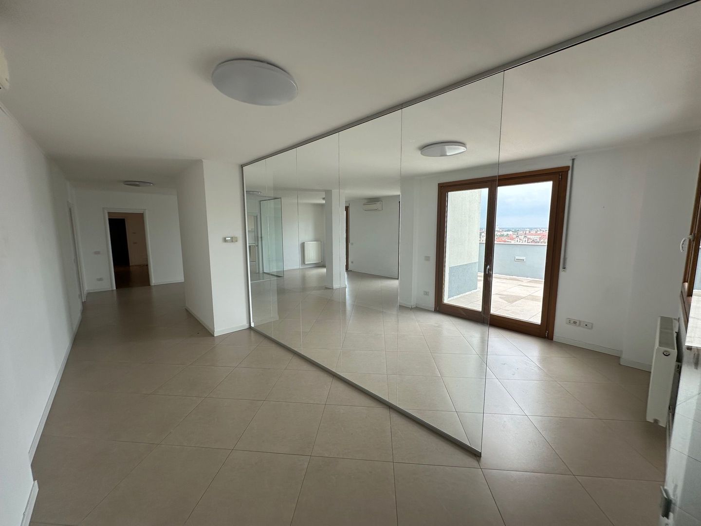 Birouri  cladire noua, zona centrala - Poză 2