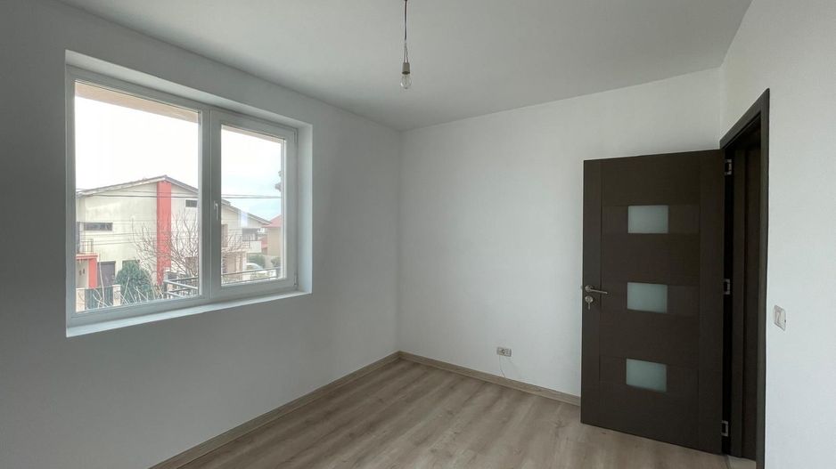 Duplex 4 camere - toate utilitatile - Mosnita Noua - Poză 7