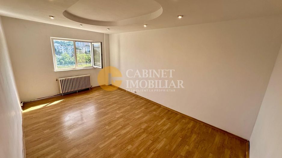 2 Camere Decomandat - Zona Alexandru Cel Bun - Bloc din 1983 - Poză 1