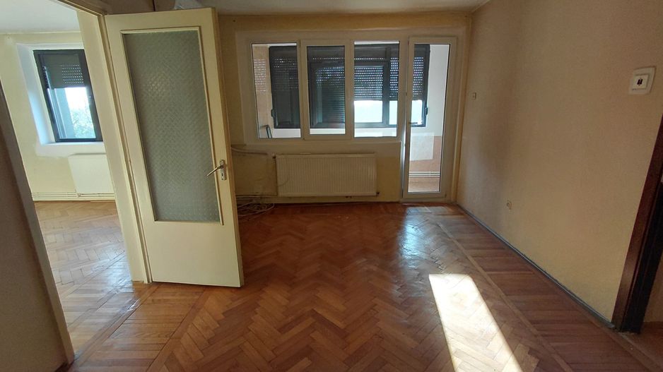 Apartament 2 camere, Tiglina 2, etaj 4,  balcon mare, liber! - Poză 3