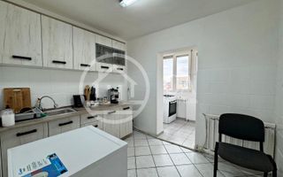 Apartament cu 3 camere de vanzare Str. Banatului Zona  Velenta, Oradea - Poză 7