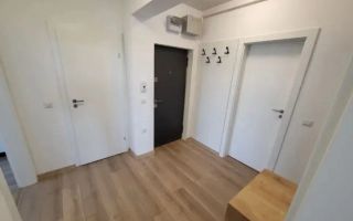 De vanzare apartament  cu 3 camere, Complex Crizantema, etaj 5, 135.000 E - Poză 6