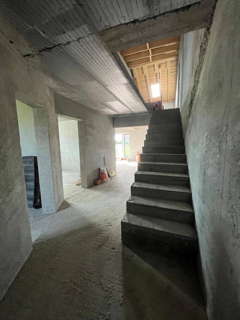 🏡 Casă de vânzare | Burdujeni | 200 mp utili | 7,7 Ari 🏡 - Poză 3