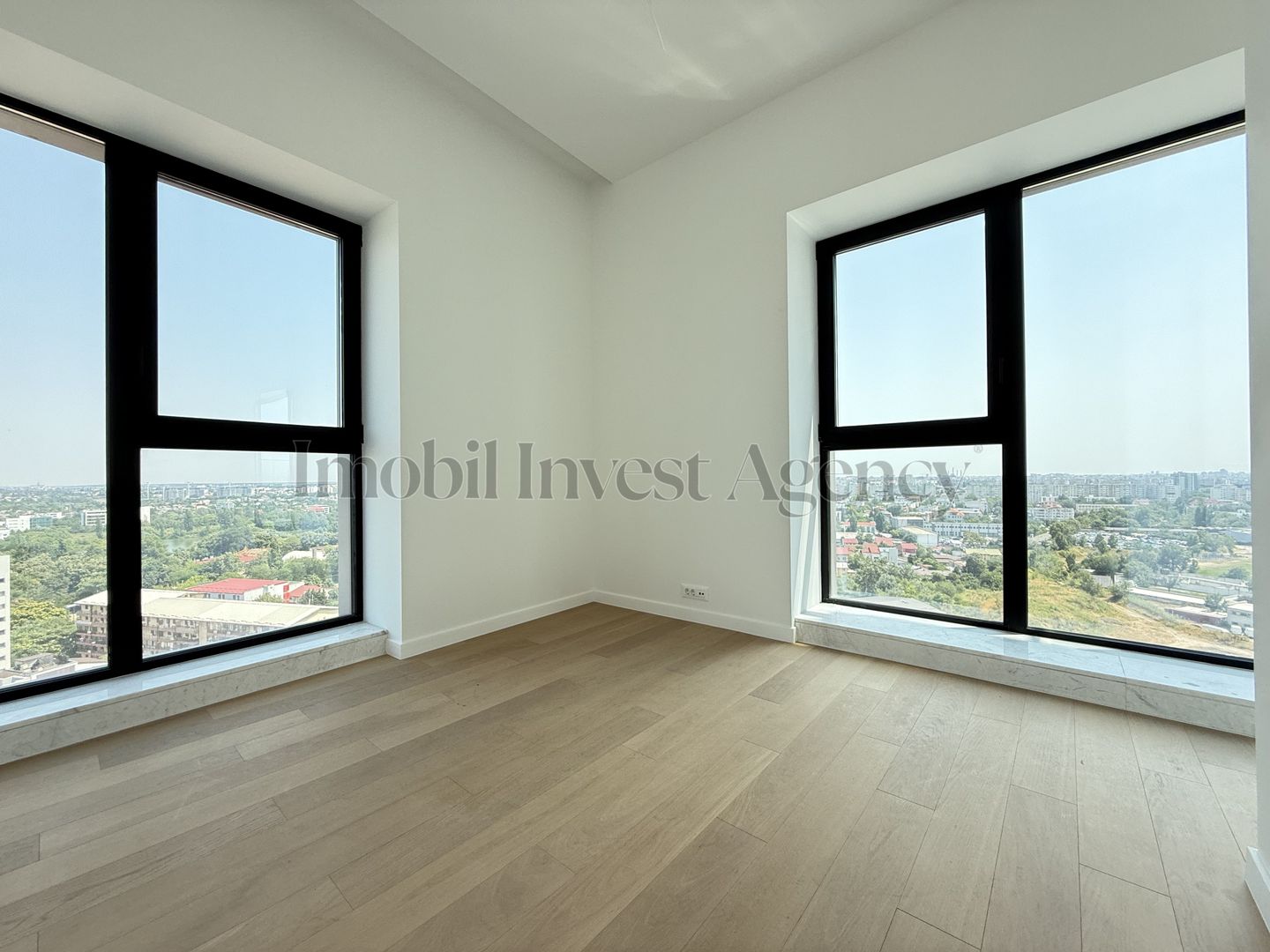 Apartament 3 camere nemobilat in One Verdi Park loc de parcare inclus - Poză 1