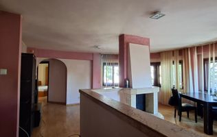 Apartament cu 3 camere - zona semicentrala