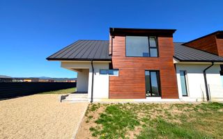 Duplex de vânzare în Cristian - Poză 2