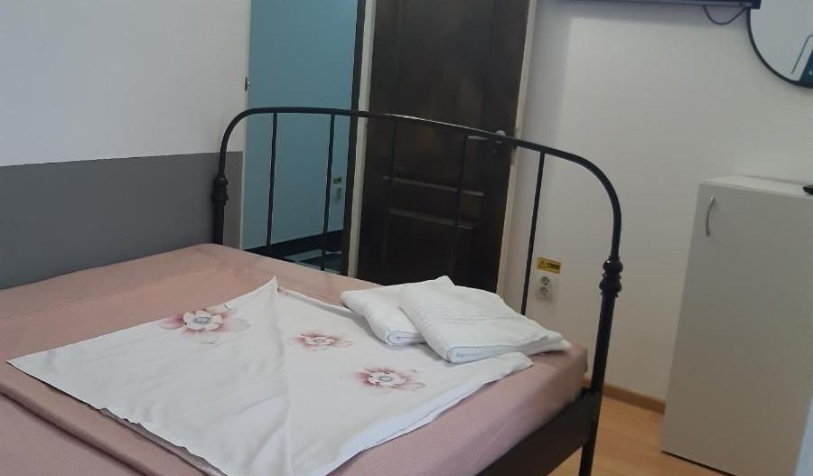 PENSIUNE 10 CAMERE DE ÎNCHIRIAT - BUCUREȘTI - Poză 24