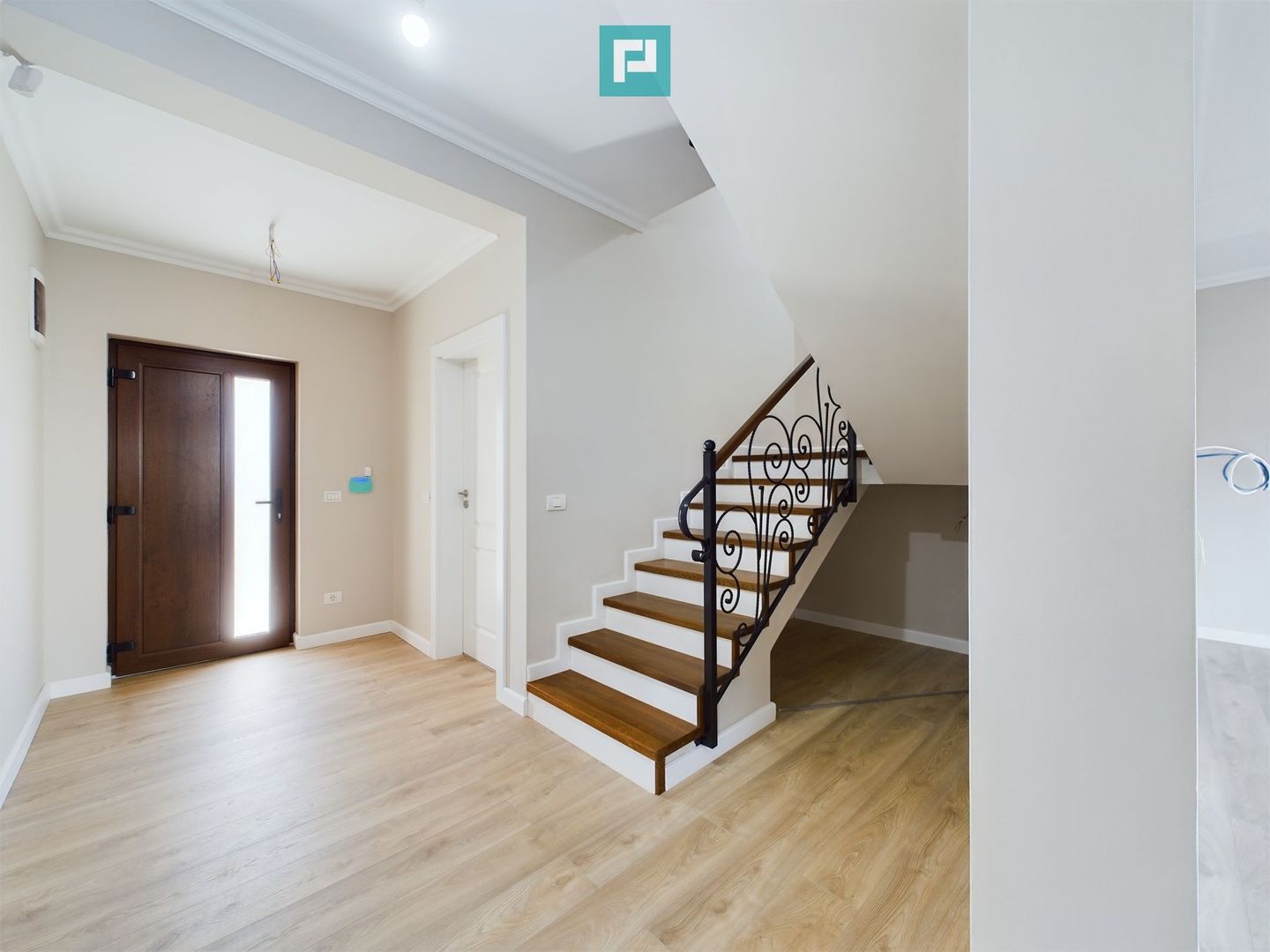 Casă tip duplex Dumbrăvița despărțit prin spațiu tehnic - Poză 13